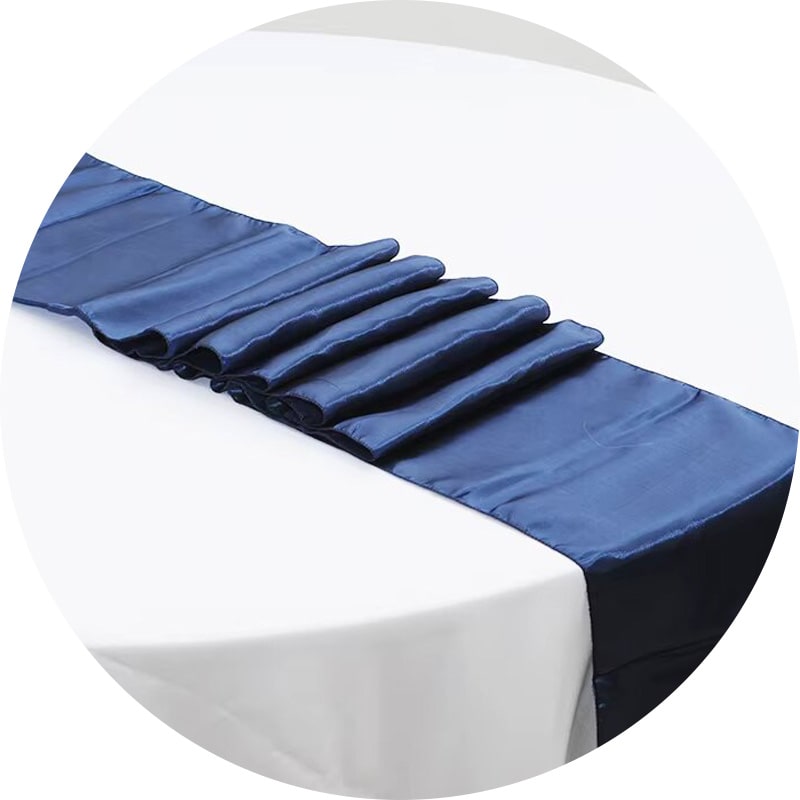 chemin de table satin bleu nuit